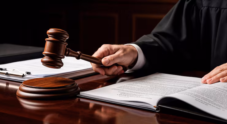 Praca tłumacza przysięgłego przy dokumentach sądowych